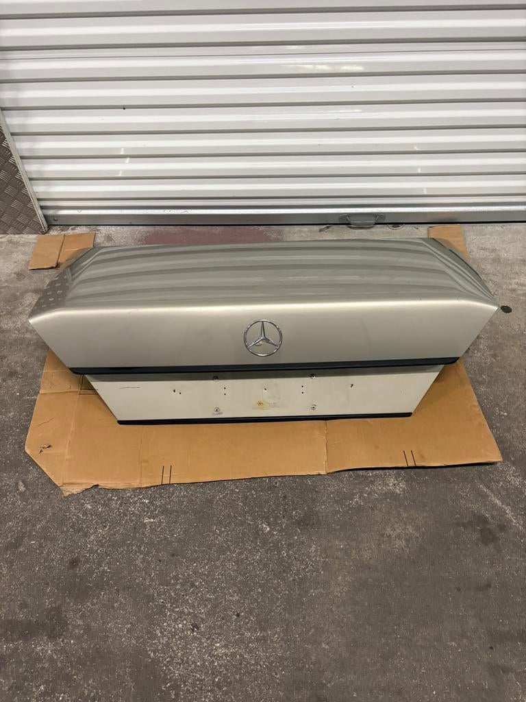 Mercedes W124 achterklep sedan Rauchsilber kleurcode: 702, Ophalen, Gebruikt, Achterklep, Mercedes-Benz