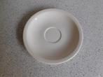 Schotel 15 cm. Crème Royal Boch, Ophalen of Verzenden, Zo goed als nieuw, Overige stijlen, Kop(pen) en/of Schotel(s)