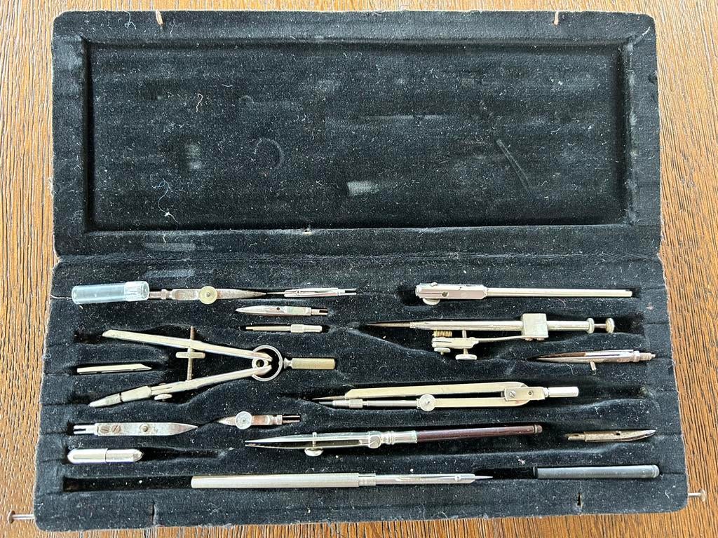 Präcision Passerset in zeer oude etui, Antiek en Kunst, Antiek | Gereedschap en Instrumenten, Ophalen of Verzenden