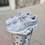 New Balance 1906 Protection Pack Silver Metallic 38,5, Kleding | Dames, Schoenen, Ophalen of Verzenden, Nieuw, Grijs, Sneakers of Gympen