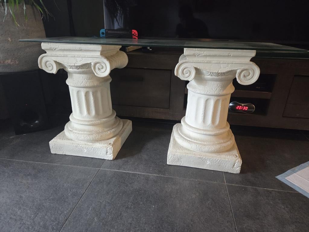 Sidetable met 2 pilaren en glasplaat, Ophalen