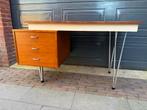 Vintage bureau Pastoe of Tijsseling Nijkerk, Huis en Inrichting, Ophalen, Gebruikt, Gijpsvintage, Bureau