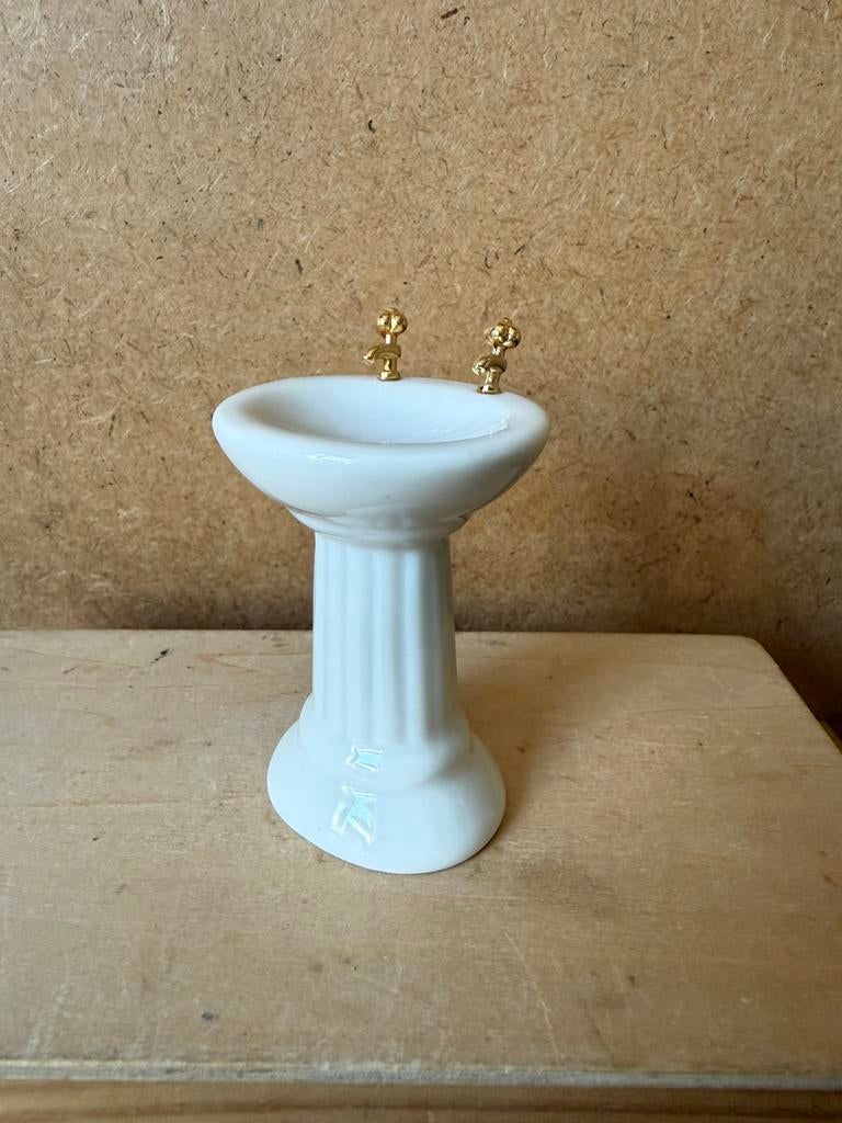 Wasbak - randhoogte 6.8cm - 5cm breed - porselein, Ophalen of Verzenden, Zo goed als nieuw, Poppenhuis