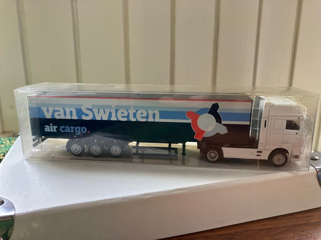 Miniatuur vrachtwagen Van Swieten Air Cargo, Overige merken, Gebruikt, 1:50 of kleiner, Ophalen of Verzenden