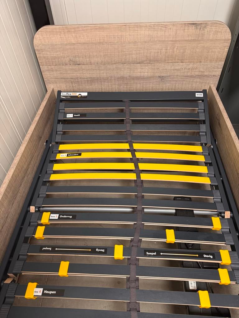 Bed met Elektrische Lattenbodem 90x200 cm, Huis en Inrichting, Slaapkamer | Matrassen en Bedbodems, Gebruikt, 90 cm, Eenpersoons