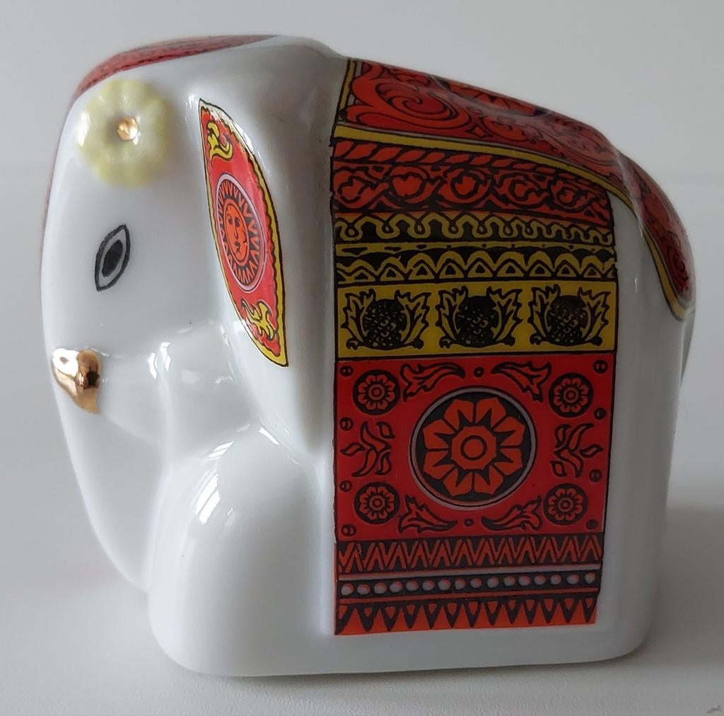 Porseleinen thee olifant., Ophalen of Verzenden, Porselein, Kop en/of schotel