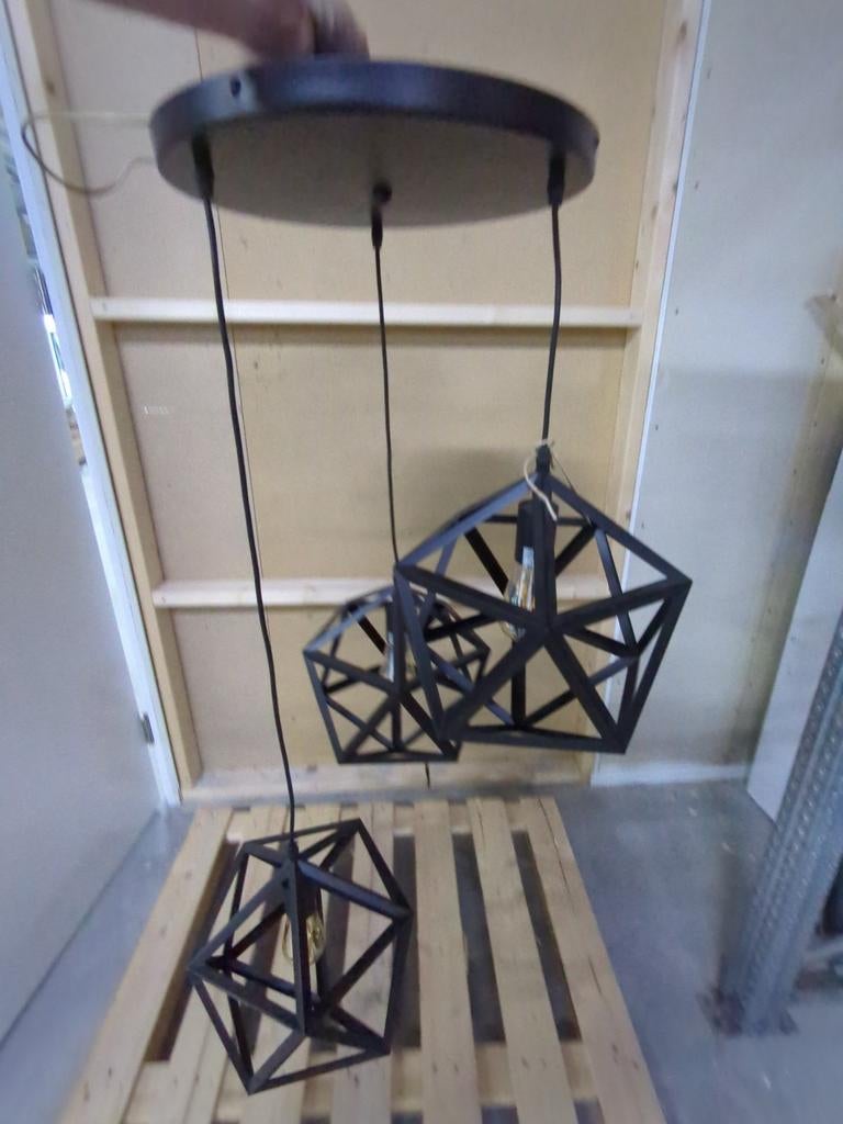 Hanglamp met 3 kelken, zwart staal, Ophalen