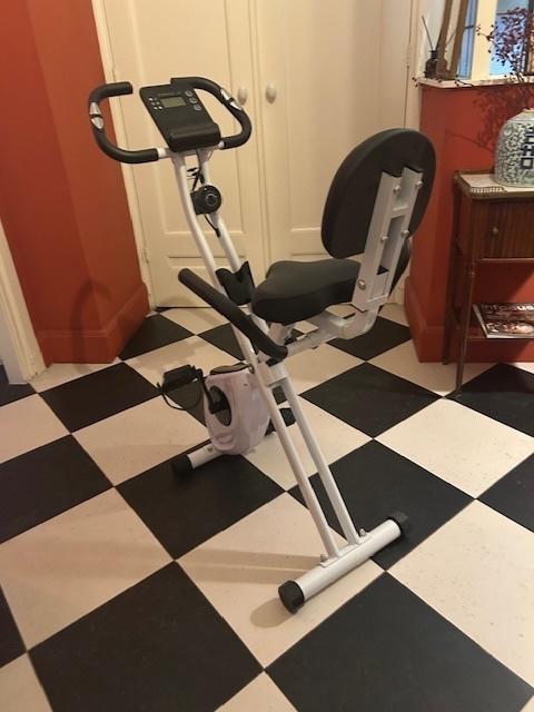 Witte opvouwbare hometrainer z.g.a.n., Ophalen, Zo goed als nieuw, Metaal, Benen