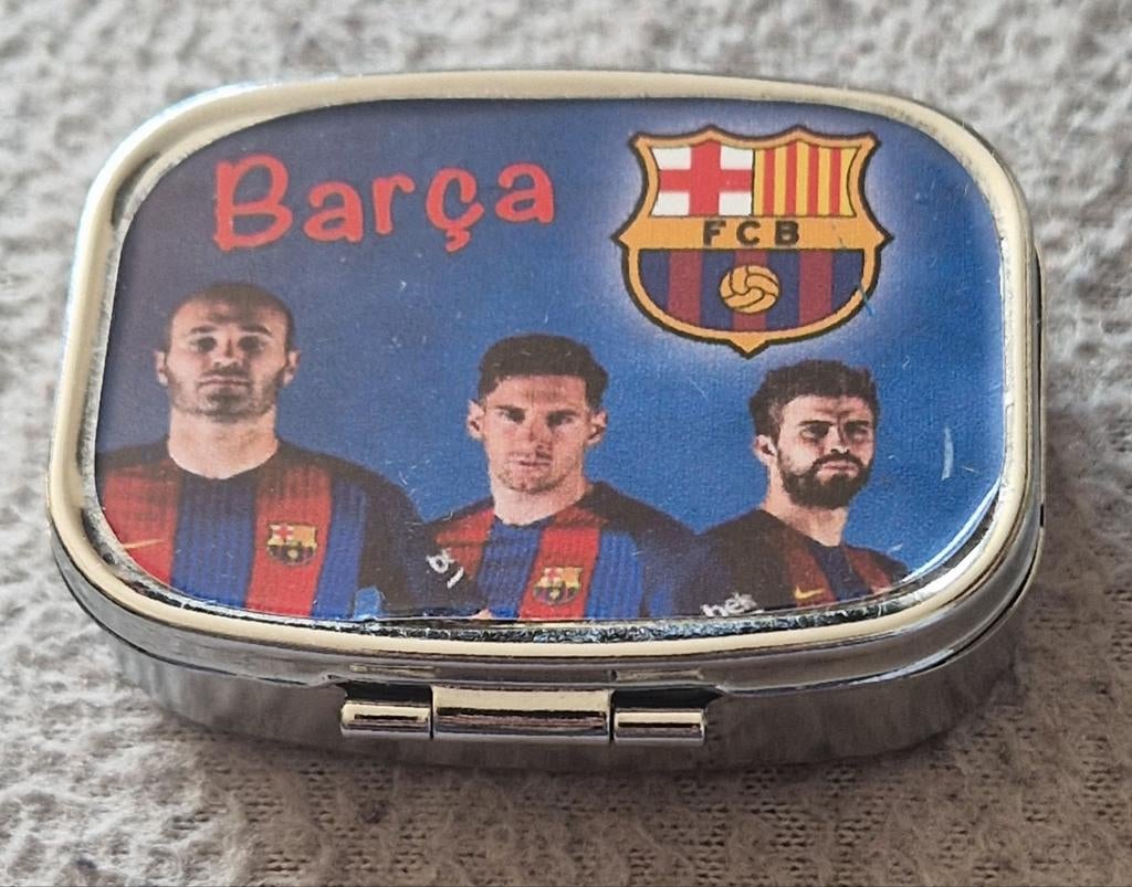 FC Barcelona pillen doos., Ophalen of Verzenden, Buitenlandse clubs