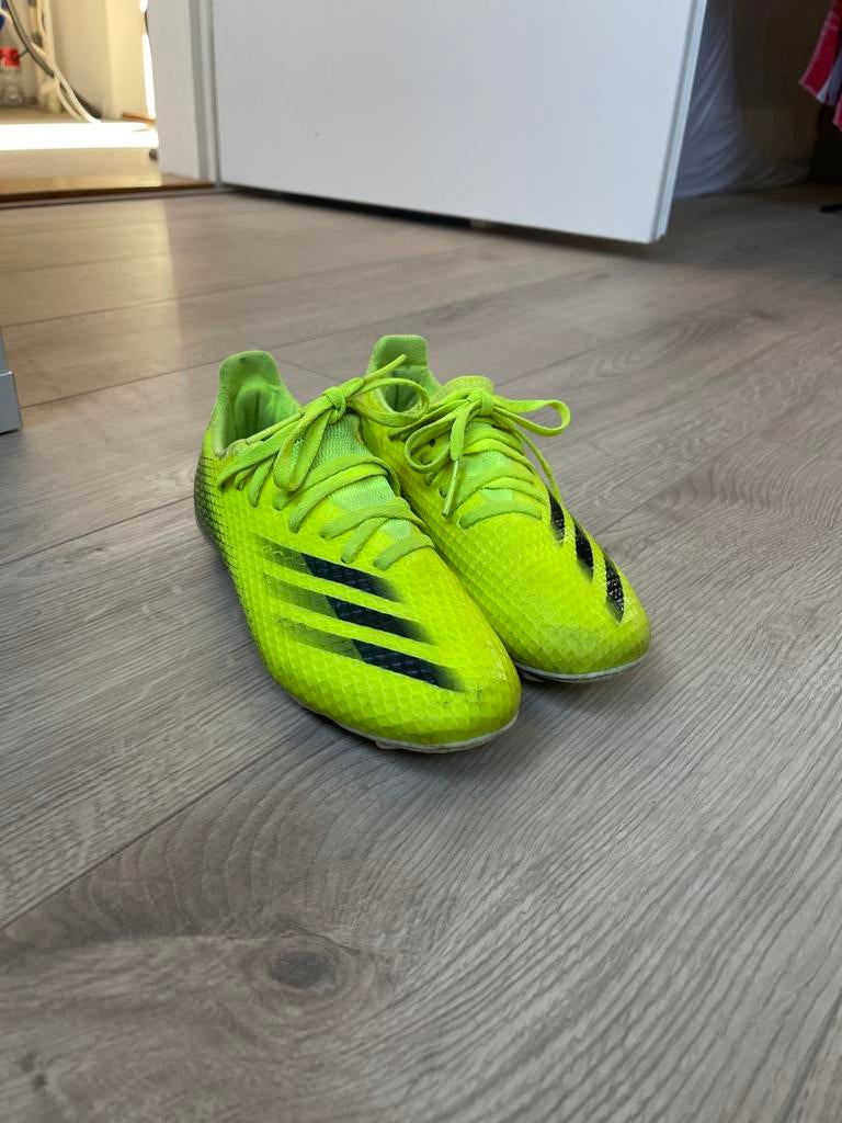 Adidas Voetbalschoenen Maat 35, Sport en Fitness, Voetbal, Ophalen of Verzenden, Gebruikt, Schoenen