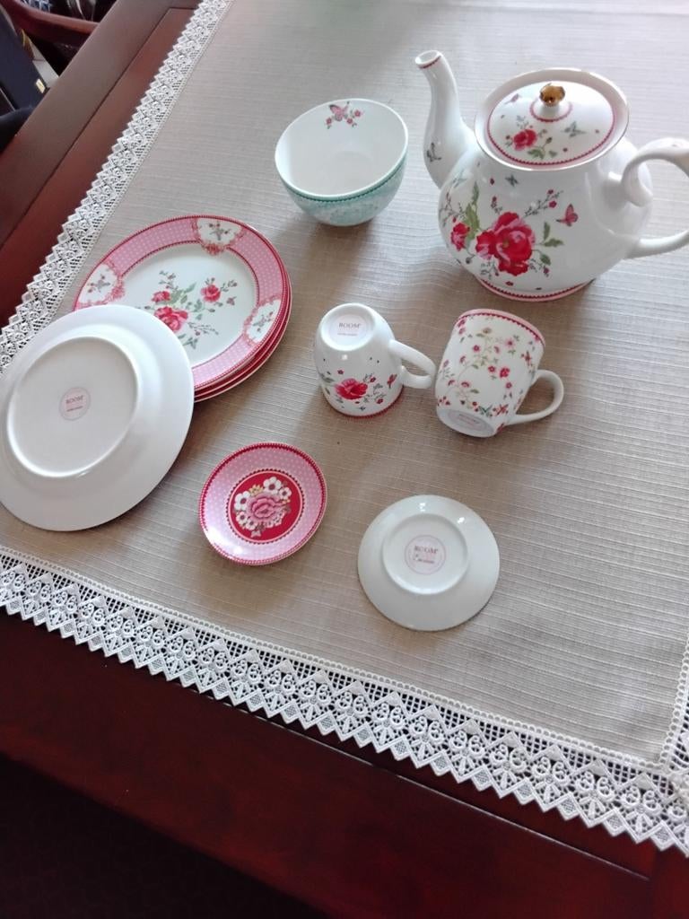 Room Seven Winter poppy, Ophalen of Verzenden, Porselein, Overige stijlen, Kop(pen) en/of Schotel(s)