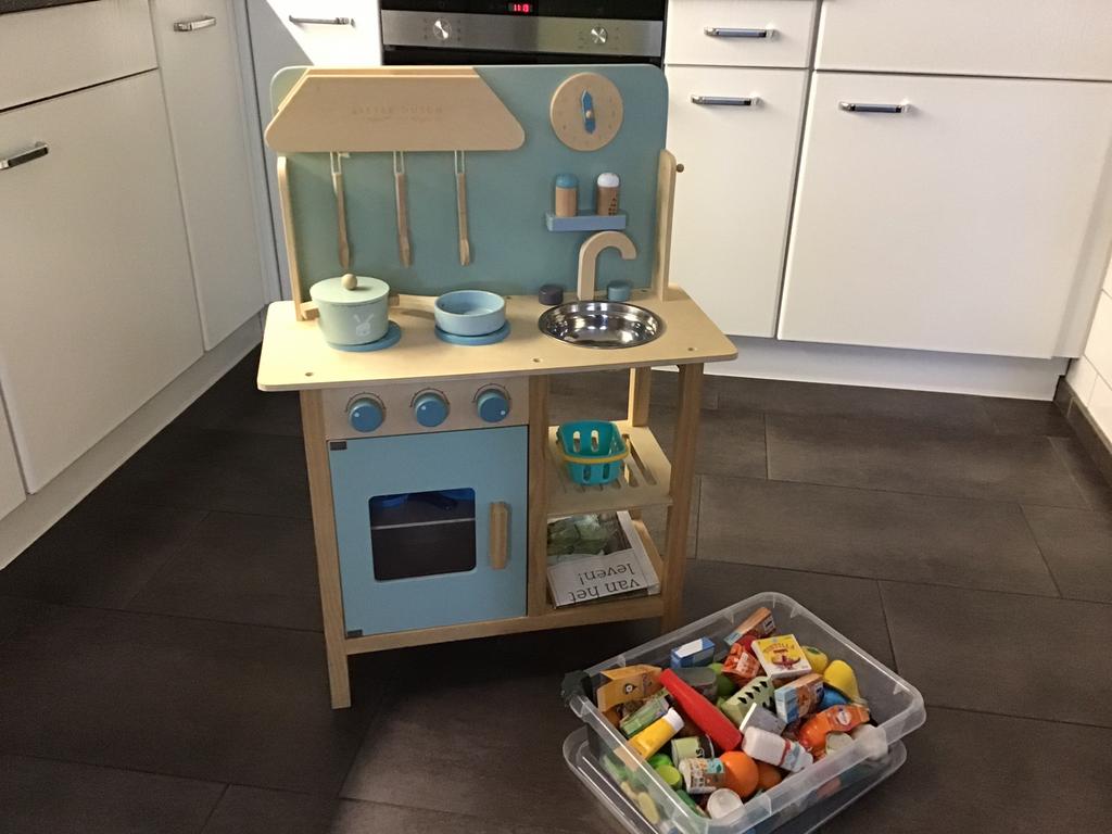 Te koop litle dutch keukentje met spulletjes erbij, Ophalen, Zo goed als nieuw