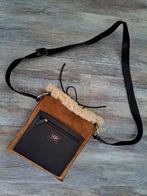 Als NIEUW, Zeldzame pluizige Ugg dames schoudertas, nu € 75, Ophalen of Verzenden, Zo goed als nieuw, Schoudertasje