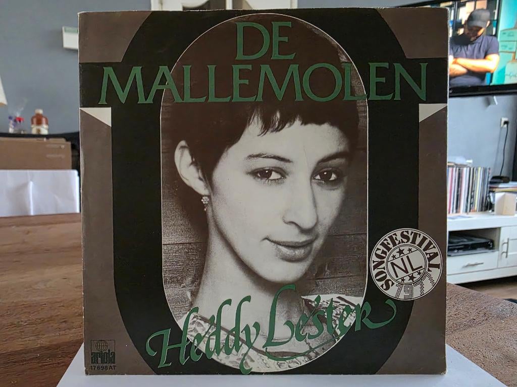 7" Single Heddy Lester - De Mallemolen / De Man Die Voorbij, Gebruikt, 7 inch, Single, Ophalen of Verzenden