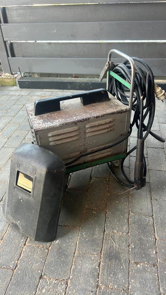 Las apparaat 220v incl. Kap, Doe-het-zelf en Verbouw, Gereedschap | Lasapparaten, Ophalen of Verzenden, Zo goed als nieuw, 150 tot 250 ampère