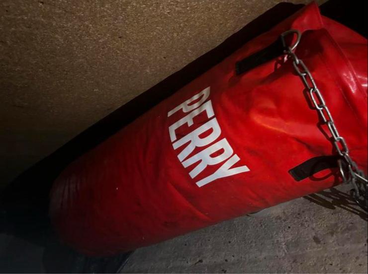 Rode bokszak van Perry Sport, Ophalen, Gebruikt, Bokszak