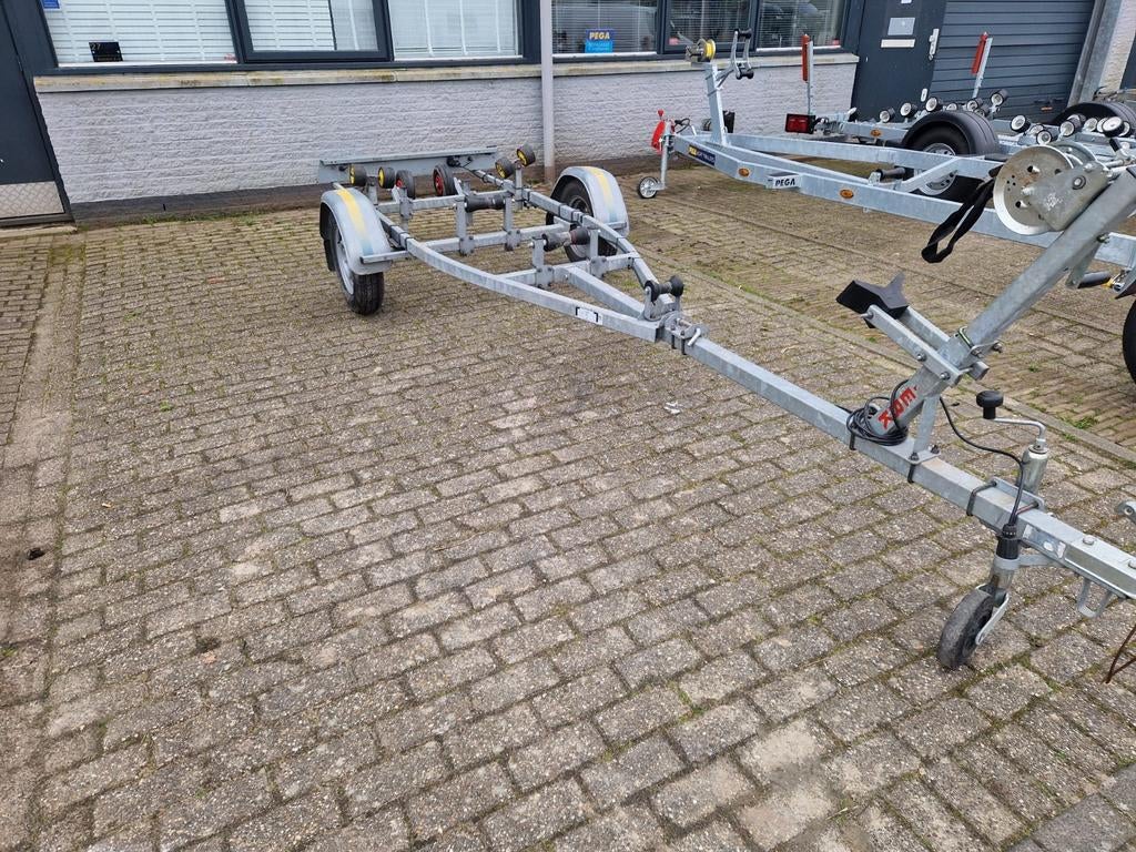 Perfecte staat kantel trailer van A-merk Kalf., Ophalen, Zo goed als nieuw, Motorboot