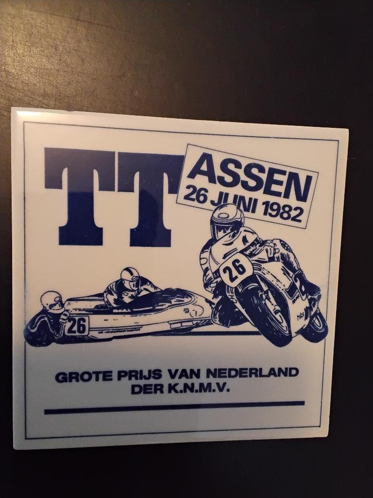 TT assen tegel 1982, Verzamelen, Ophalen of Verzenden, Zo goed als nieuw, Motoren