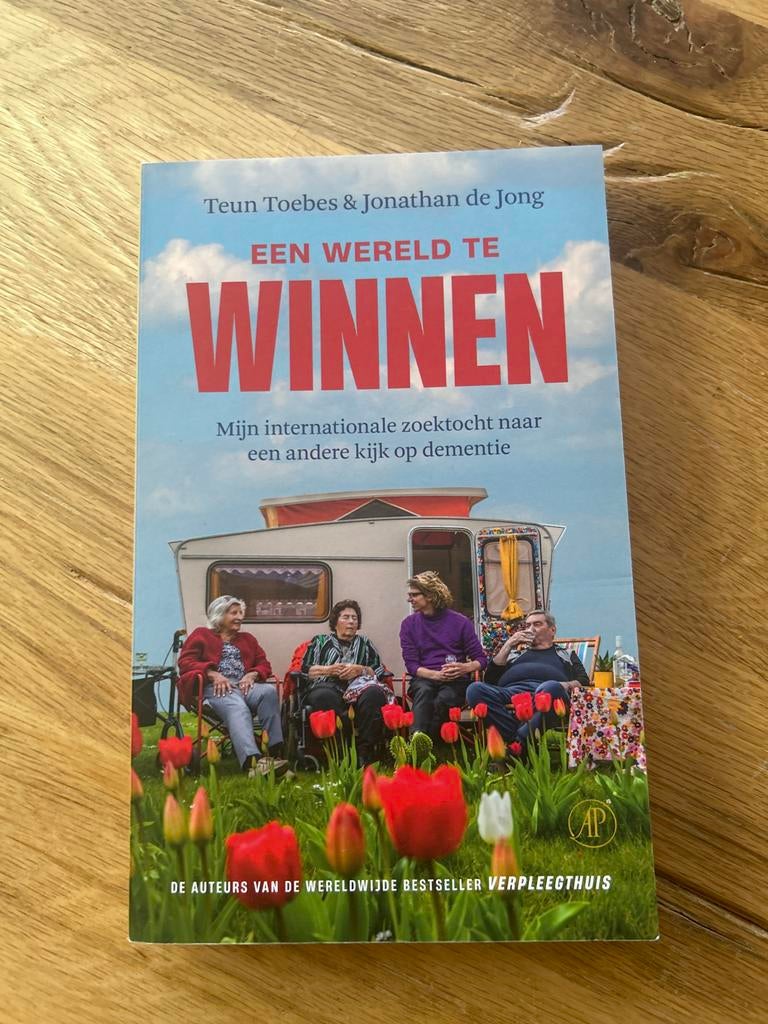 Een Wereld Te Winnen - Teun Toebes & Jonathan de Jong, Ophalen of Verzenden, Gelezen, Nederland