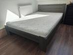 Tweepersoonsbed 140x200 cm met matras en hoofdbord, Ophalen, Gebruikt, Bruin, Tweepersoons