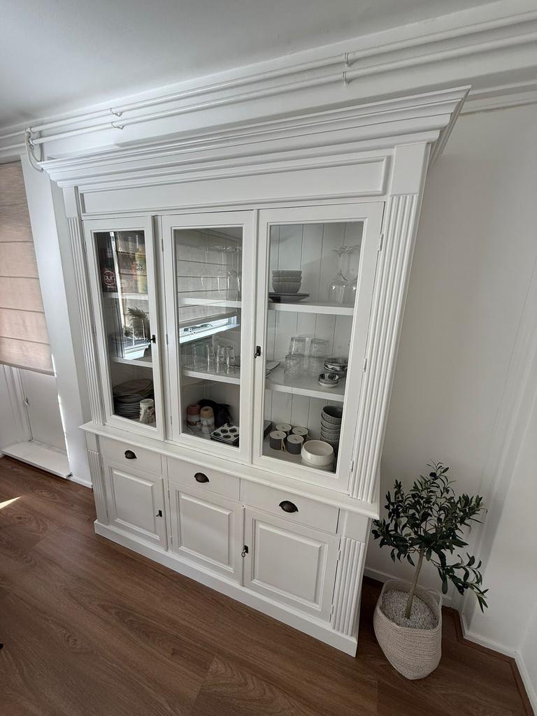 Te koop mooi witte kast, Huis en Inrichting, Kasten | Buffetkasten, Ophalen, Gebruikt, 200 cm of meer, 150 tot 200 cm