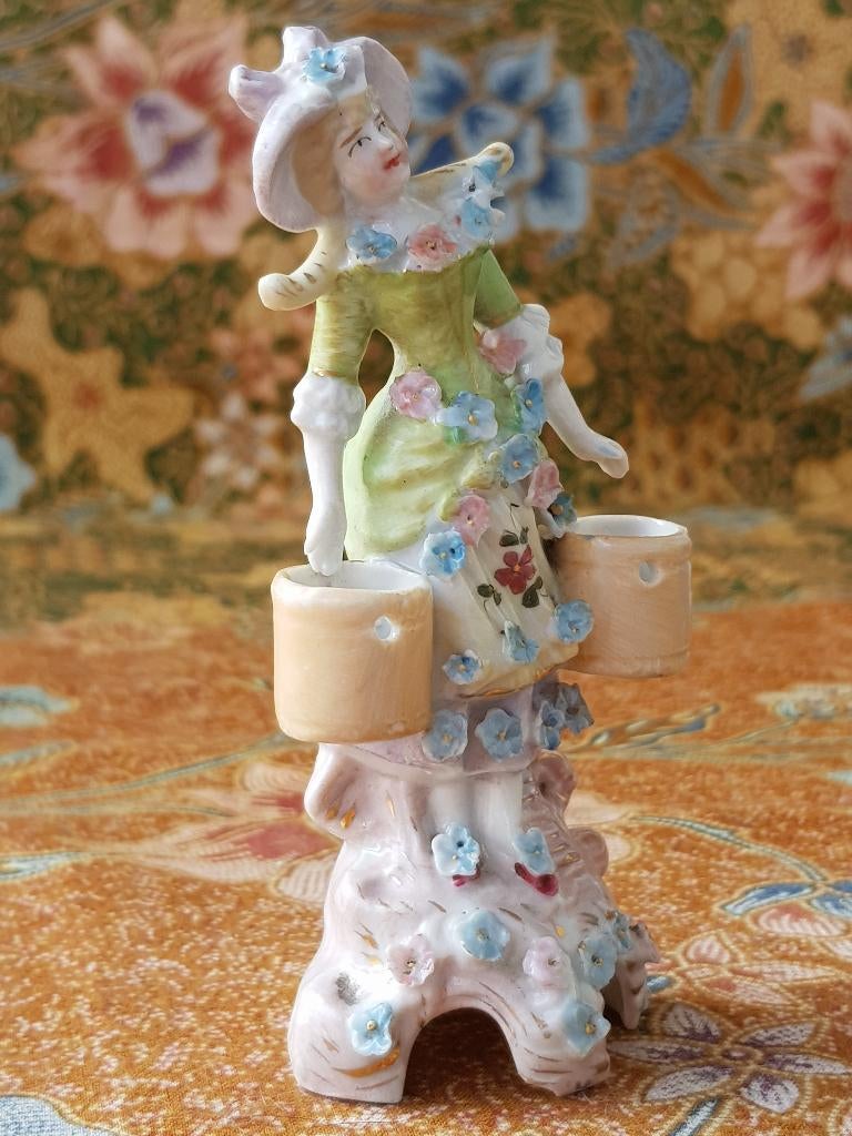 Mooi antiek beeldje uit Engeland van een vrouw 11,3 cm. 1900, Ophalen of Verzenden