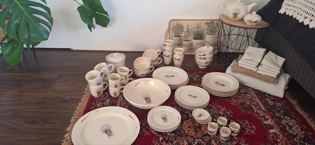 Lavendel servies, Ophalen, Zo goed als nieuw, Overige stijlen, Aardewerk