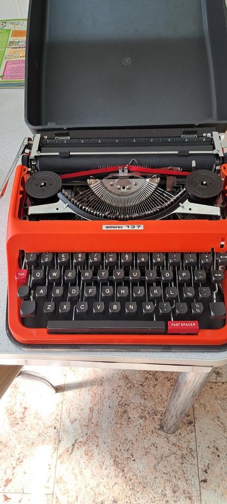 Typmachine Antaris 137, Diversen, Typemachines, Ophalen, Zo goed als nieuw