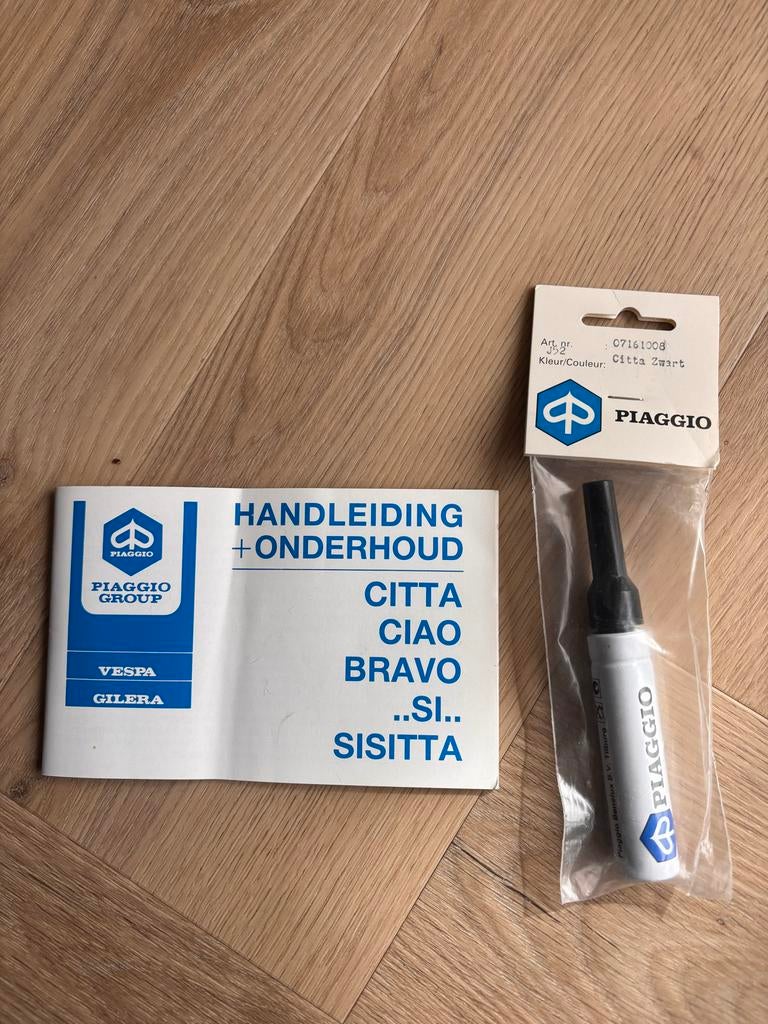 Handleiding + lakstift Piaggio Gilera Citta,Ciao,Bravo,Si, Ophalen of Verzenden, Nieuw, Overige typen