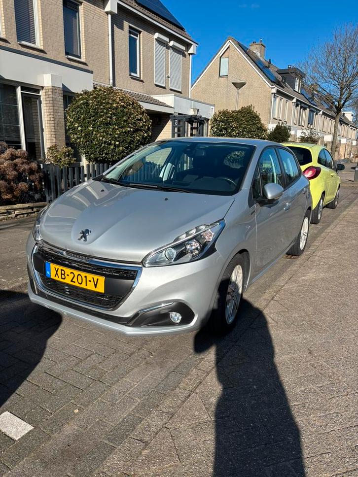 Peugeot 208 2018. 34dKM Eerste eigenaar, Auto's, Peugeot, Particulier, Benzine, Hatchback, Handgeschakeld, Origineel Nederlands