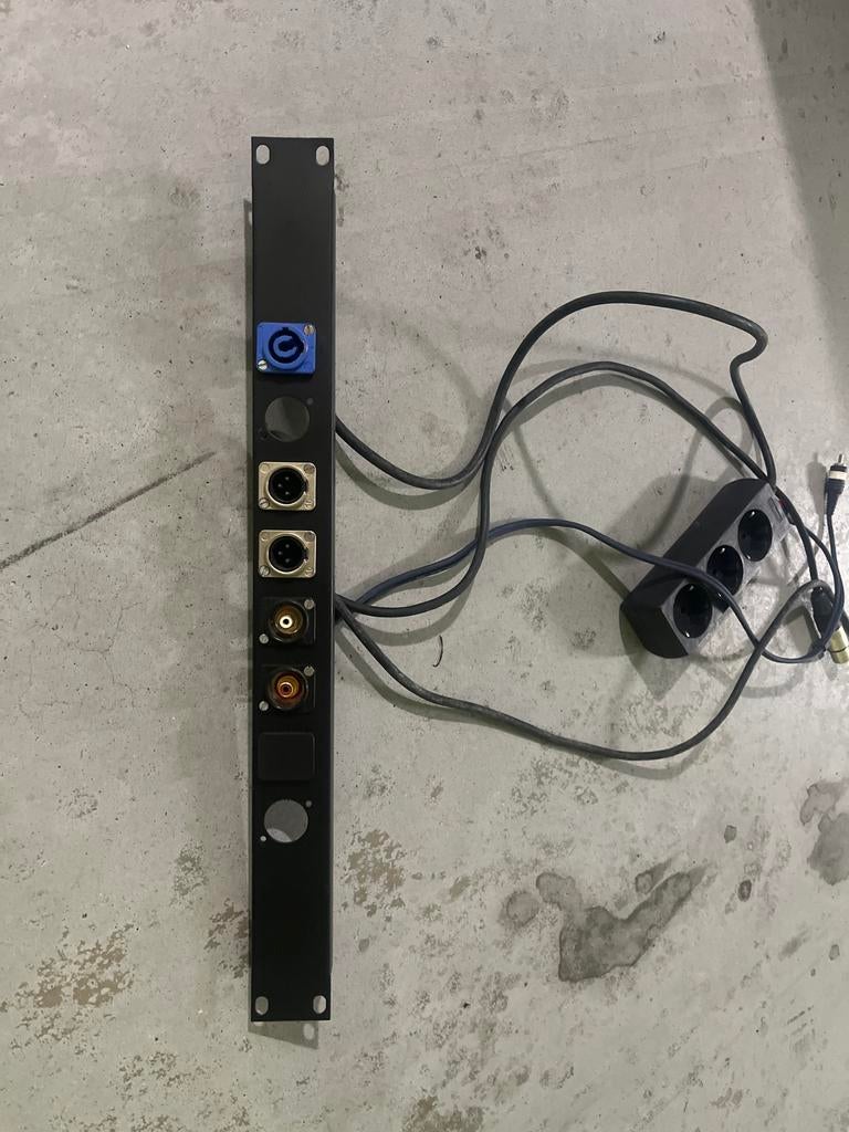 19inch aansluitpaneel diverse audio aansluitingen, Muziek en Instrumenten, Ophalen of Verzenden, Gebruikt, Apparatuur