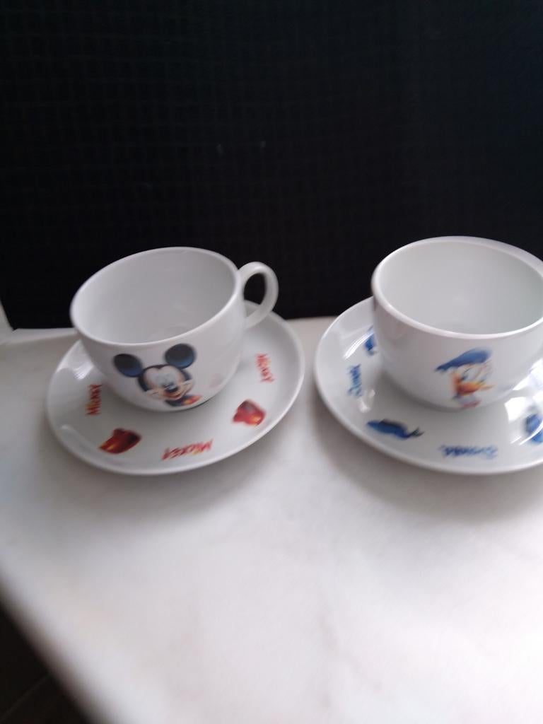 Disney Paris Kop en Schotel Set - Mickey & Donald, Gebruikt, Keramiek, Ophalen of Verzenden, Overige stijlen