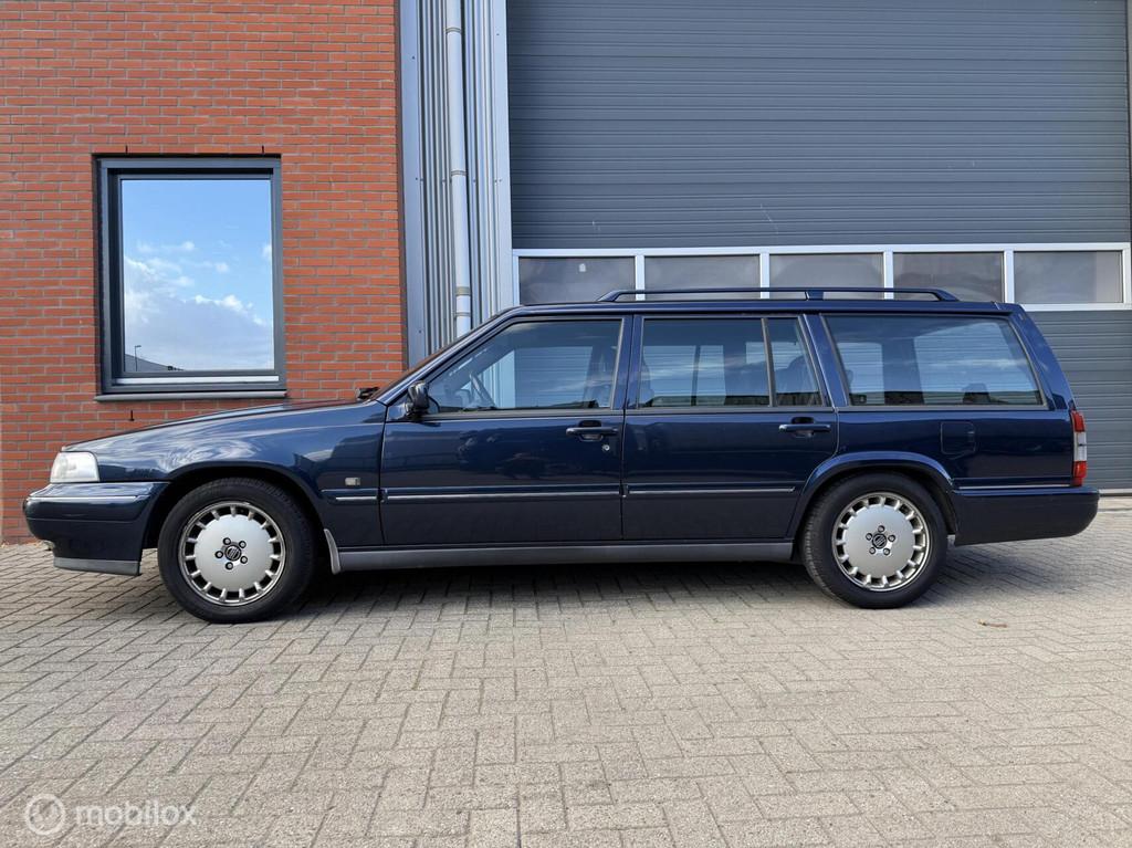 Volvo 960 3.0 Aut. Estate Luxury-Line apk tot: 26-03-2027, Auto's, Volvo, Achterwielaandrijving, Zwart, Blauw, 2922 cc