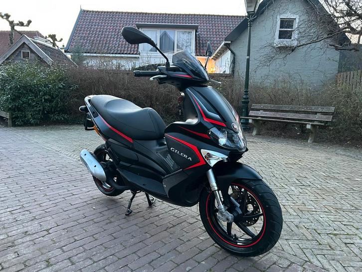 Gilera Runner RST 2009 50CC 2T, Fietsen en Brommers, Scooters | Piaggio, Zo goed als nieuw, Overige modellen, Tweetakt, Ophalen