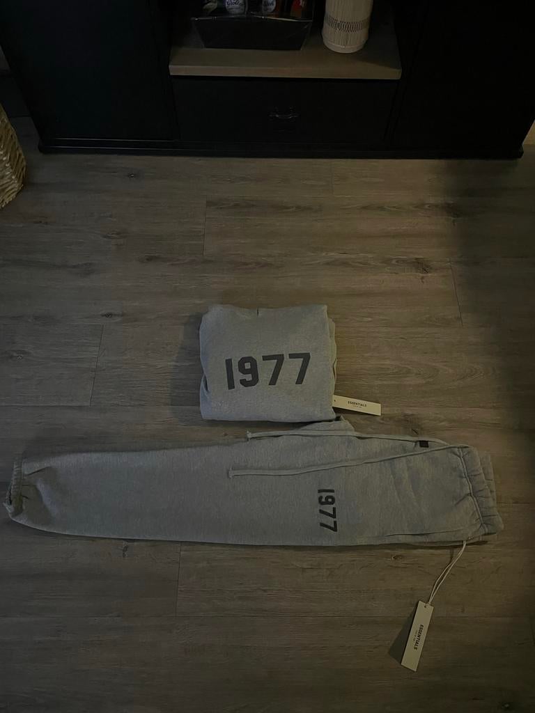 Essentials 1977 trainingspak, Kleding | Heren, Nieuw, Overige maten, Ophalen of Verzenden, Grijs