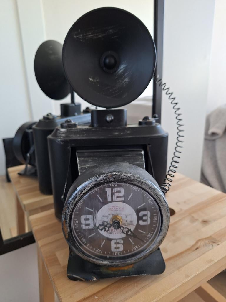 Vintage camera klok - Unieke tafelklok, Ophalen of Verzenden, Gebruikt, Analoog, Wekker of Tafelklok