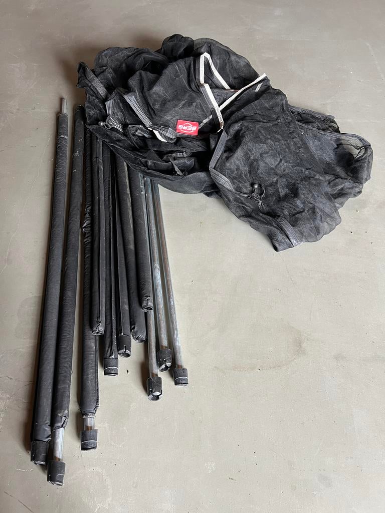 Berg trampoline veiligheidsnet, palen en beugels, Ophalen, Gebruikt