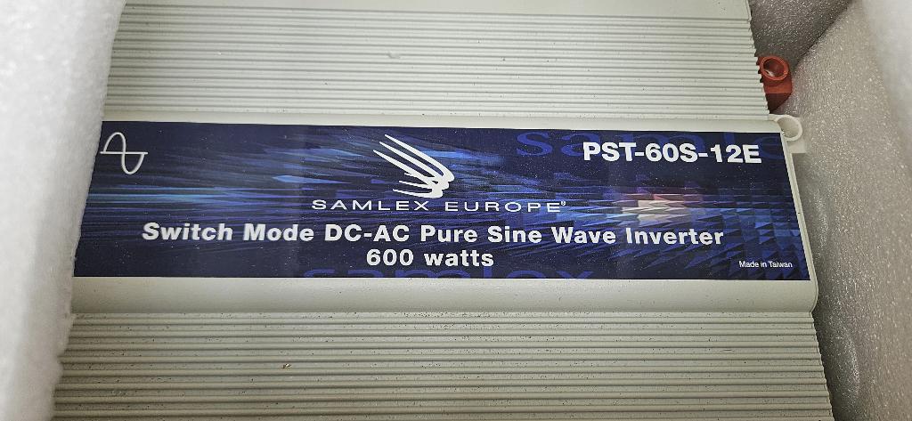 Zuivere sinus omvormer Samlex 600W 12V 230V, Ophalen of Verzenden, Zo goed als nieuw