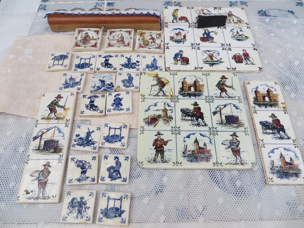 Tegeltjes achterwand uit een antieke poppenhuis keuken, Ophalen of Verzenden, Gebruikt, Poppenhuis