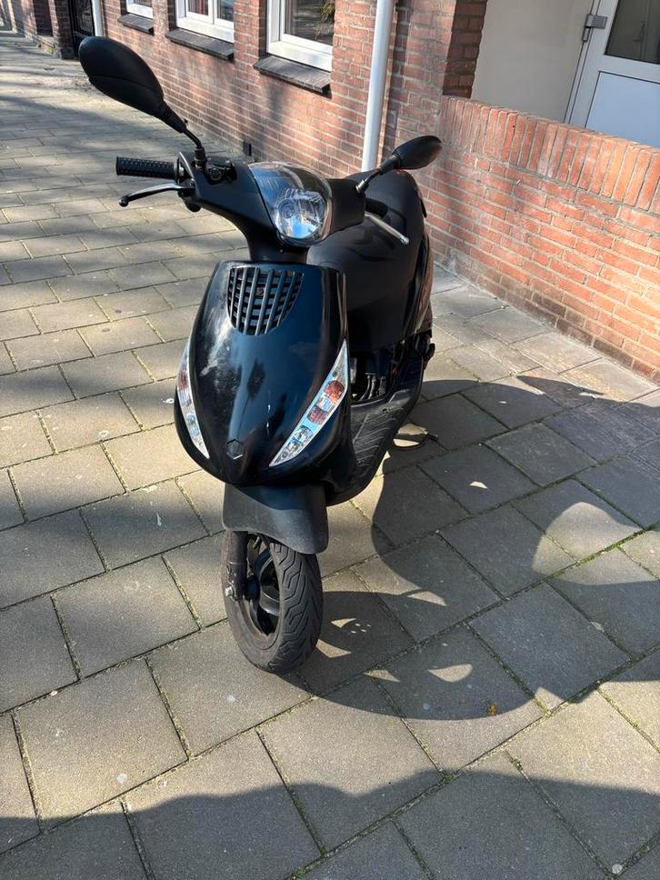 Piaggio Zip Scooter - Zwart, Gebruikt, Fietsen en Brommers, Brommeronderdelen | Scooters, Gebruikt, Piaggio, Overige typen, Ophalen