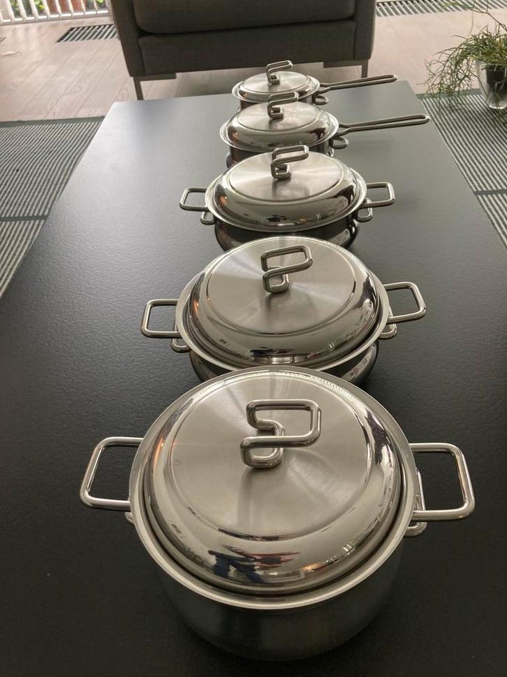Prachtige pannenset. Design Serafino Zani. 70, Huis en Inrichting, Keuken | Potten en Pannen, Gebruikt, Pannenset, Rvs, Ophalen
