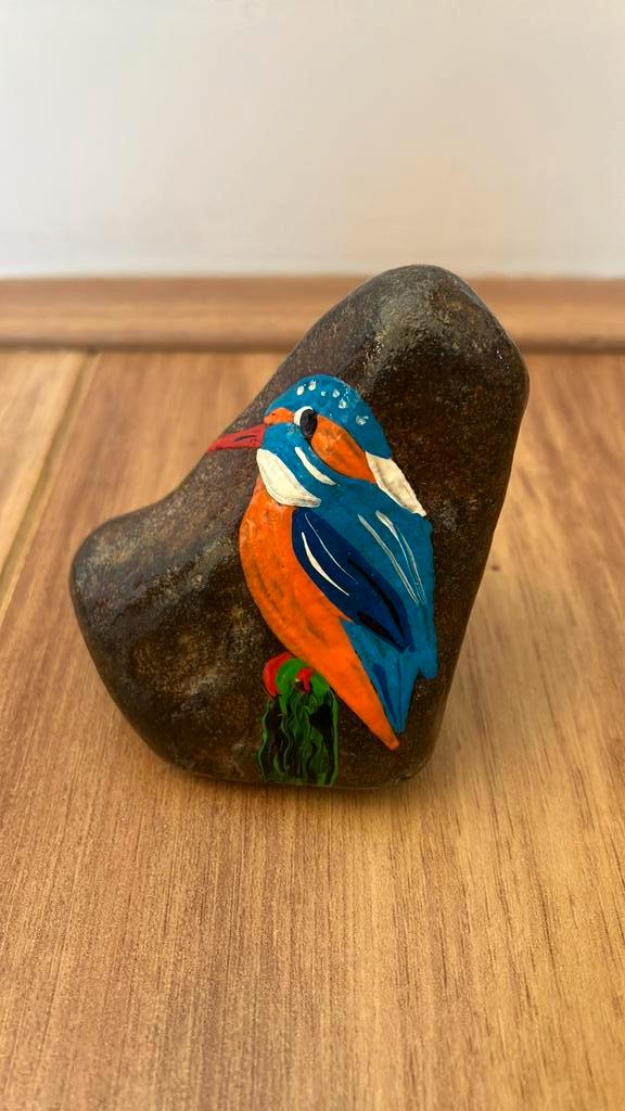 Beschilderde steen ijsvogel, Hobby en Vrije tijd, Schilderen, Ophalen of Verzenden