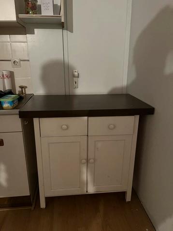 Mooi kastje beschikbaar voor biedingen