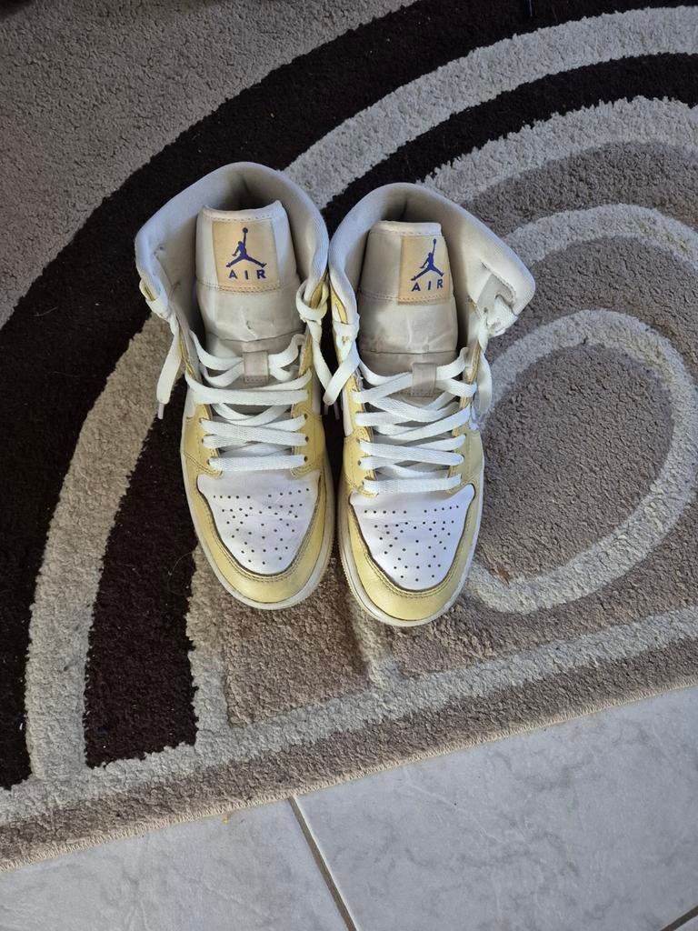 Nike Air Jordan mid 1 Maat 39, Ophalen of Verzenden, Gedragen