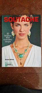 Soutache - Anneta Valious, Ophalen of Verzenden, Zo goed als nieuw, Sieraden maken