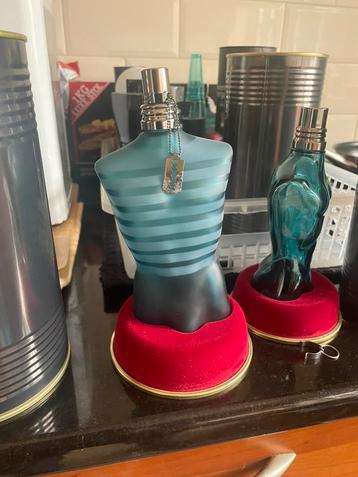Lege parfumflessen voor decoratieve doeleinden  beschikbaar voor biedingen