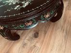 Antiek handgeschilderd en ingelegd parelmoer side tafel, Huis en Inrichting, Tafels | Sidetables, Ophalen, Zo goed als nieuw, 25 tot 50 cm