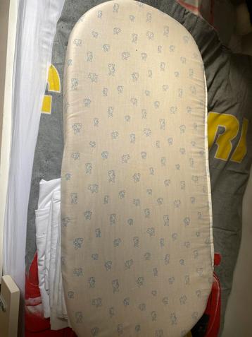 Wieg kinderwagen matrasje, dekbedje + hoesje + sloopje beschikbaar voor biedingen