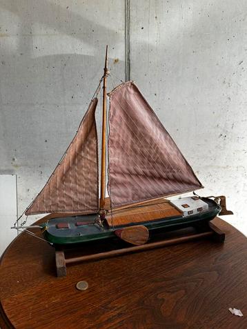 Handgemaakt Houten Modelschip – Tjalk (Fries Vrachtschip) beschikbaar voor biedingen