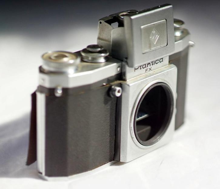 Praktica FX (Kamera-Werke) body (defect), Audio, Tv en Foto, Fotocamera's Analoog, Spiegelreflex, Overige Merken, Ophalen of Verzenden